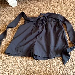 Parachute shorts with rope